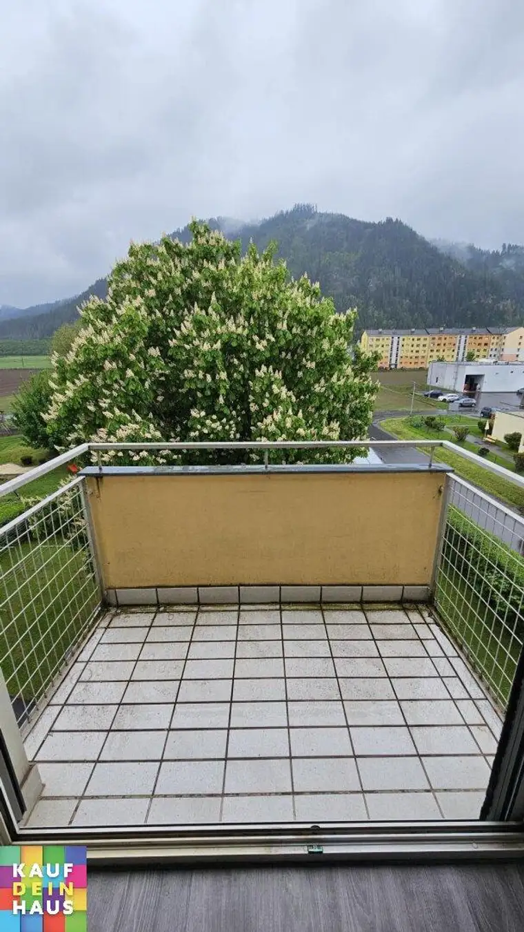 CHARMANTE SINGLE WOHNUNG MIT BALKON!
