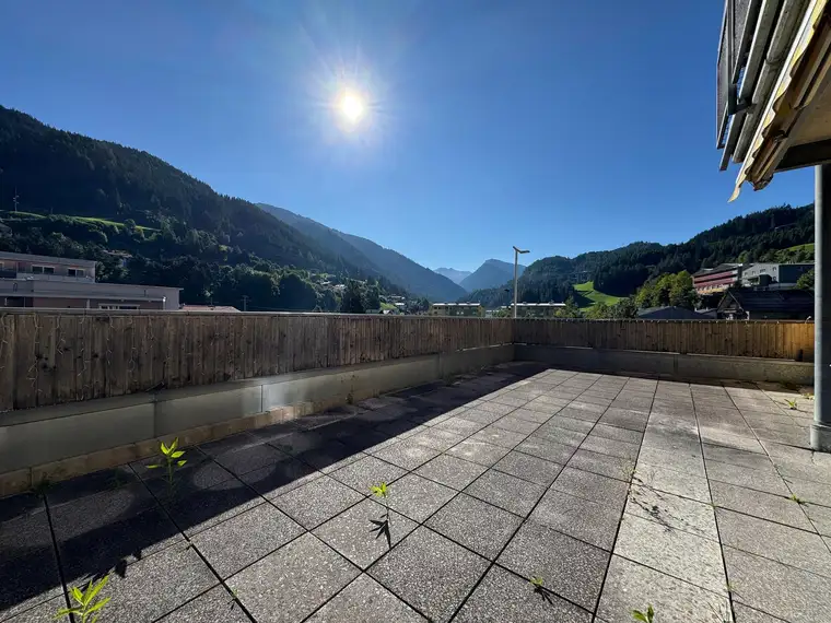 Neuer Preis!! Sonnige 3-Zimmer-Wohnung mit großer Terrasse