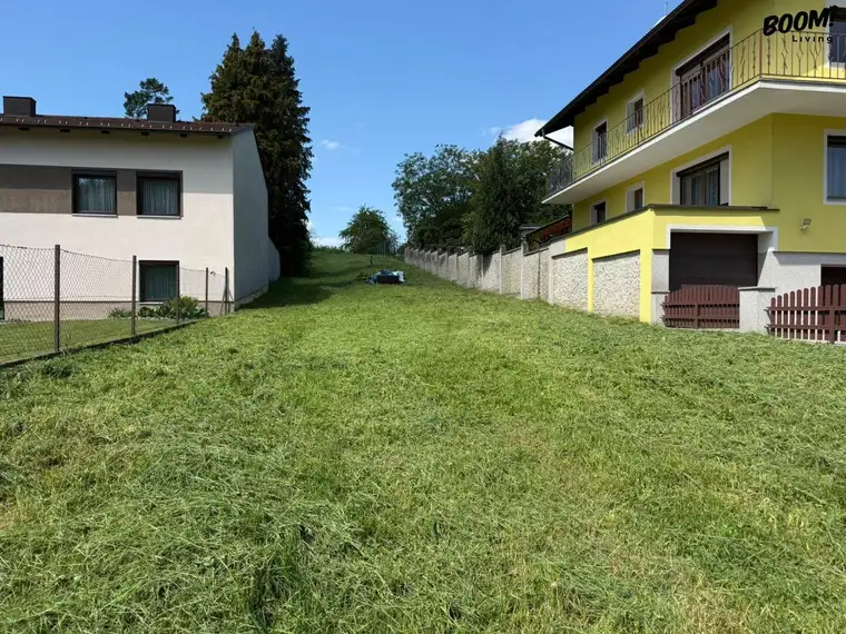 Wunderschönes Grundstück in idyllischer Lage mit leichter Hanglage