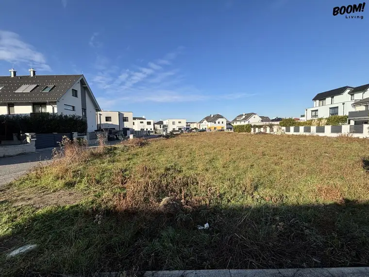 Zum Verkauf steht ein attraktives Baugrundstück in bester Lage von Groß-Enzersdorf. Mit einer Gesamtfläche von ca. 1.450 m².
