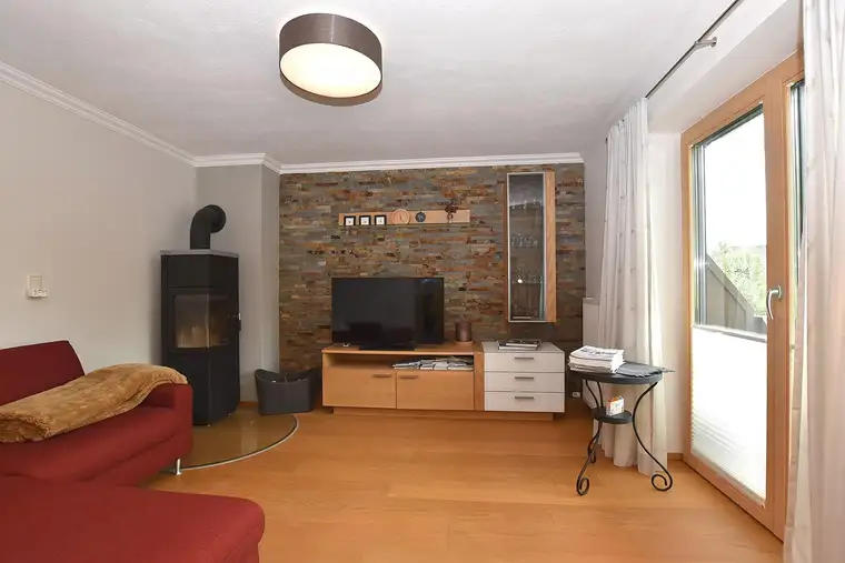 Freizeitwohnsitz - 60m² mit Herz, Kamin und Sonnenbalkon