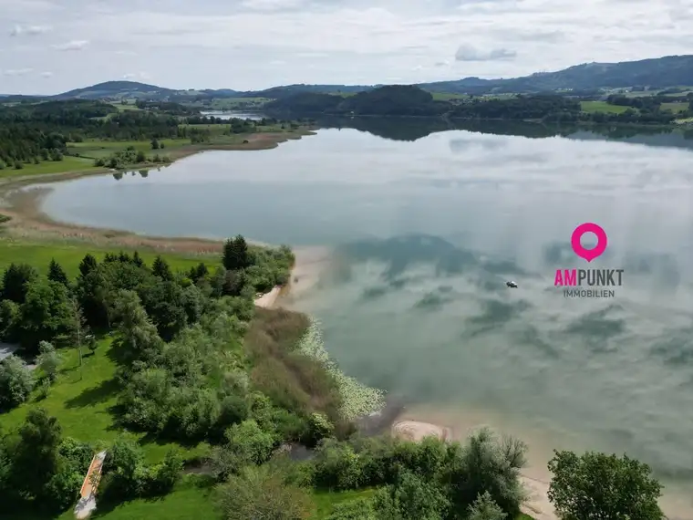 Grundstück mit Tinyhaus auf Rädern am Wallersee – perfekt zum Entspannen oder Vermieten!