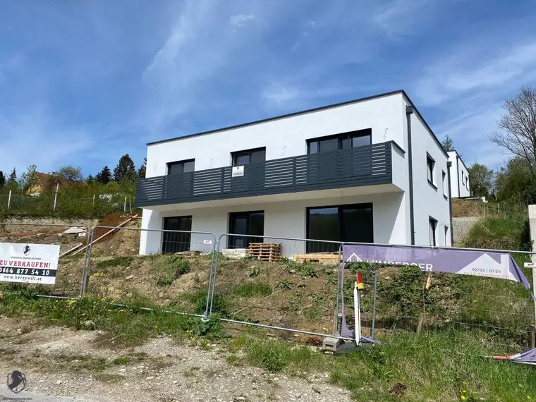 Neubau-Doppelhaushälfte in Pressbaum - Modernes Wohnen mit Garten und Carport