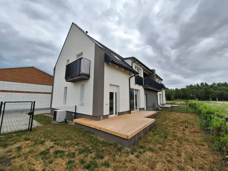 +++ TOP -- Modernes Reihenhaus mit Garten -- NEUBAU -- ERSTBEZUG -- Schlüsselfertig € 395.000,-- +++