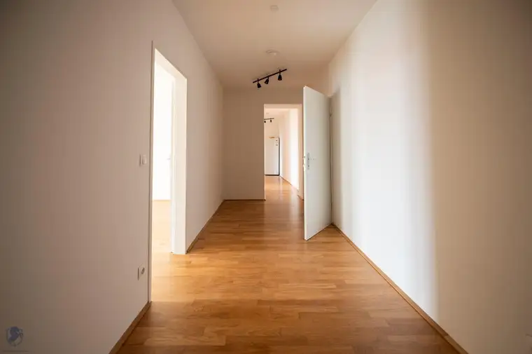 Charmante Wohnung in historischem Gebäude nahe Hauptplatz – barrierefrei mit Terrasse und Lift