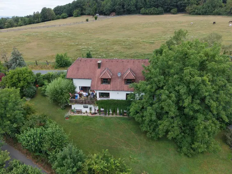 Einfamilienhaus mit großem Keller und traumhaftem Wald-Blick
