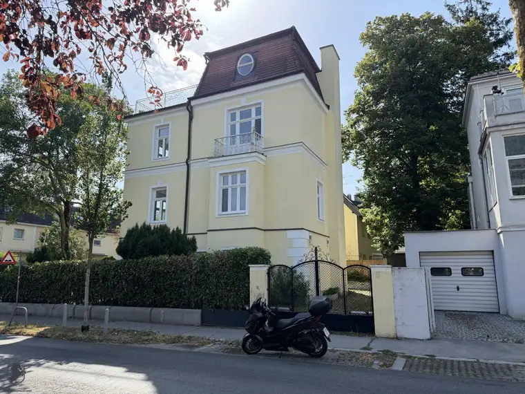 Einzigartige Villa mit Charme &amp; vielseitigem Nutzungspotenzial