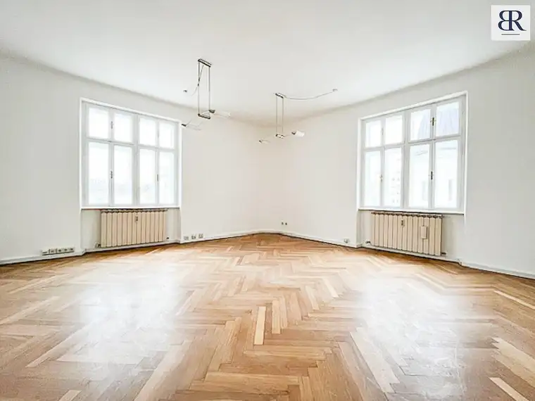 Andräviertel: Büro,- Kanzleiräumlichkeit oder Arztpraxis in Top-Lage von Salzburg mit Balkon
