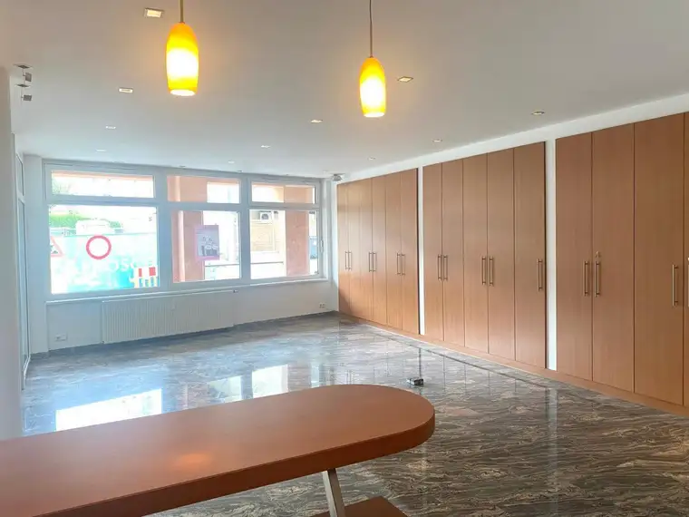 Wunderschönes, helles, modernes Büro/Praxis im Zentrum von Wattens