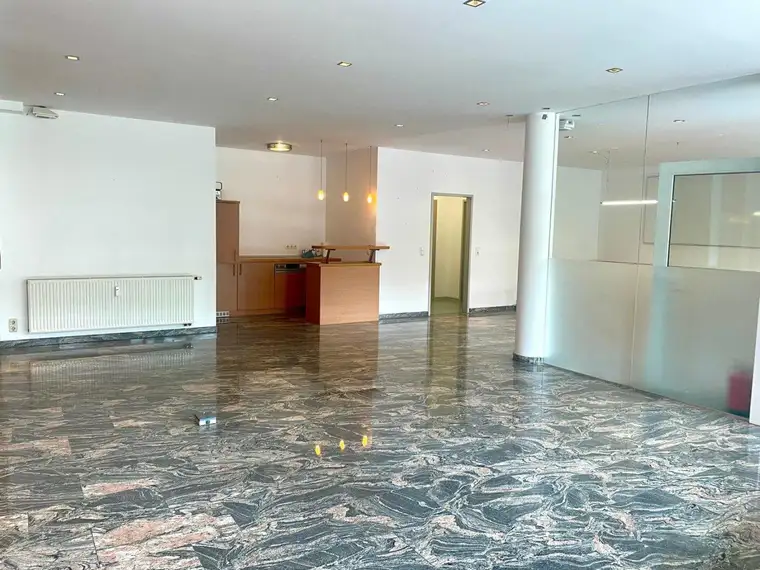 Wunderschönes, helles, modernes Büro/Praxis im Zentrum von Wattens