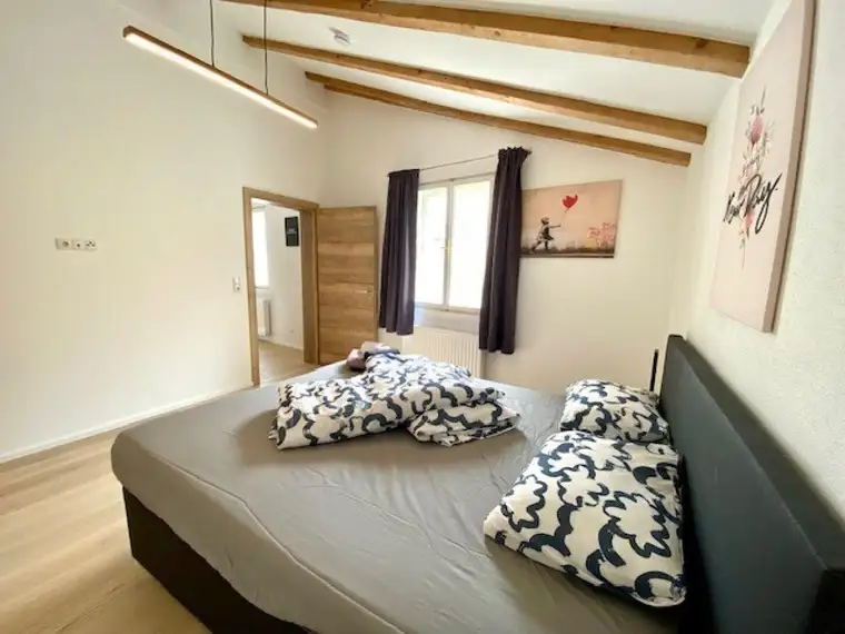 Wunderschöne 2-Zimmerwohnung in kernsaniertem Stadthaus - top Anlage!