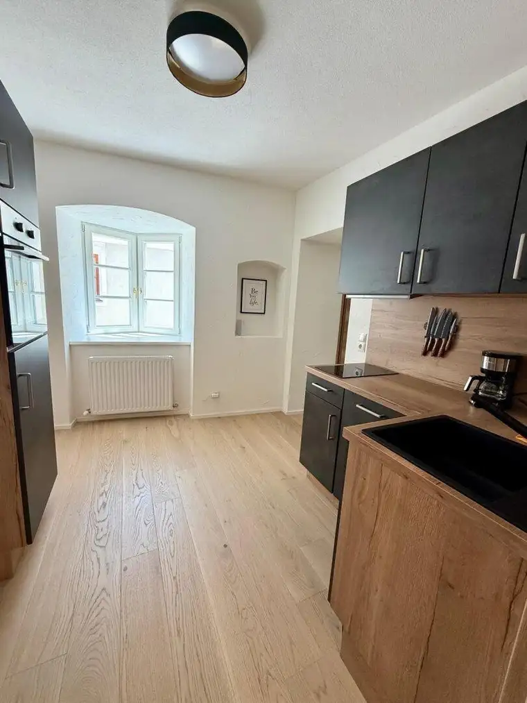 Wunderschöne 2-Zi.-Wohnung in kernsaniertem Stadthaus in zentraler Ruhelage in Hall