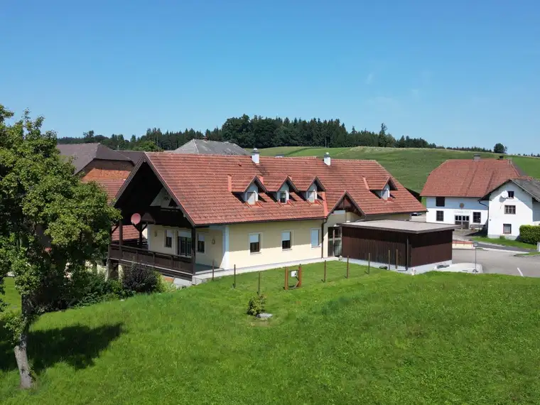 Geräumiges 2-Familien-Wohnhaus