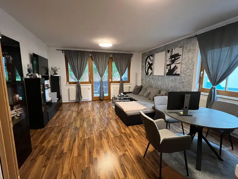  2-Zimmer Erdgeschosswohnung mit Balkon und Garage