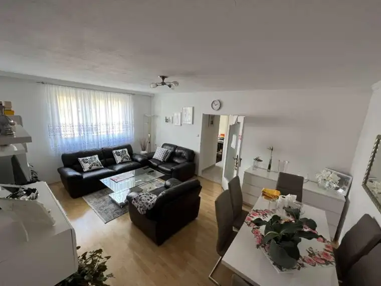 Möblierte 3-Zimmer-Wohnung in der Rudolf-Biebl-Straße – ca. 70 m²