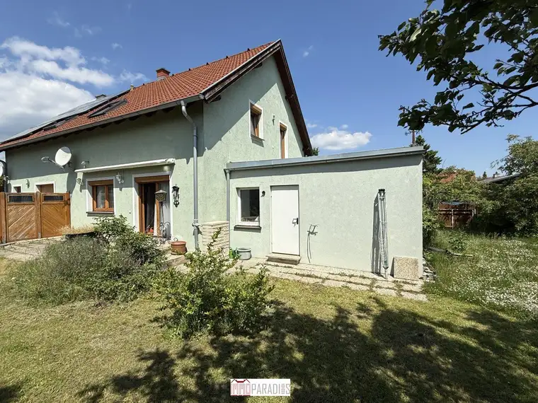 Doppelhaushälfte mit Gartenidylle und Doppelgarage in ruhiger Lage von Kottingbrunn