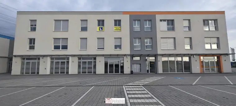 Moderne Verkaufs- &amp; Schauraumflächen in Top-Lage bei Wien - 62 m² bis 203 m² verfügbar!