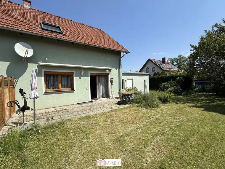 Doppelhaushälfte mit Gartenidylle und Doppelgarage in ruhiger Lage von Kottingbrunn