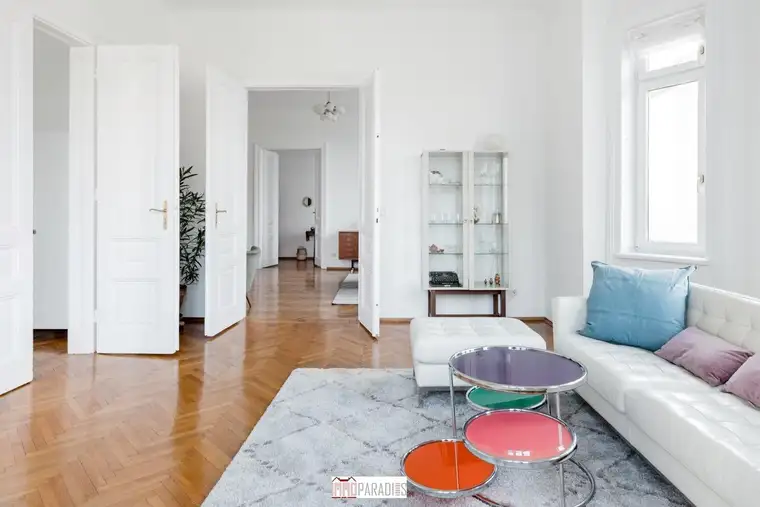 Elegant Gründerzeit Apartment with Views of Schönbrunn – 126 m² of Timeless Living in Vienna's 12th District