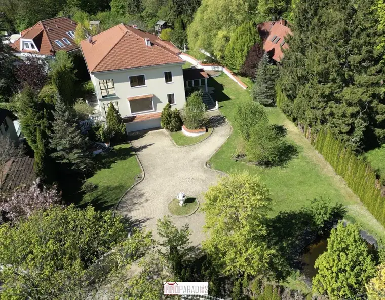 Repräsentatives Anwesen im Wienerwald nahe Baden