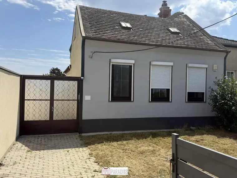 Wohnhaus mit drei Wohneinheiten auf großem Grundstück in Baden