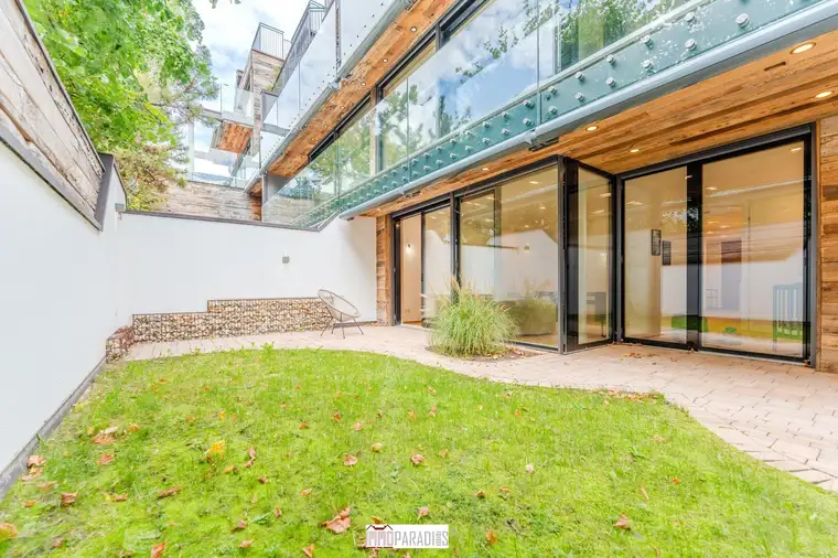 Außergewöhnliche Architektur trifft individuelles Wohnen mit großzügigen Freiflächen