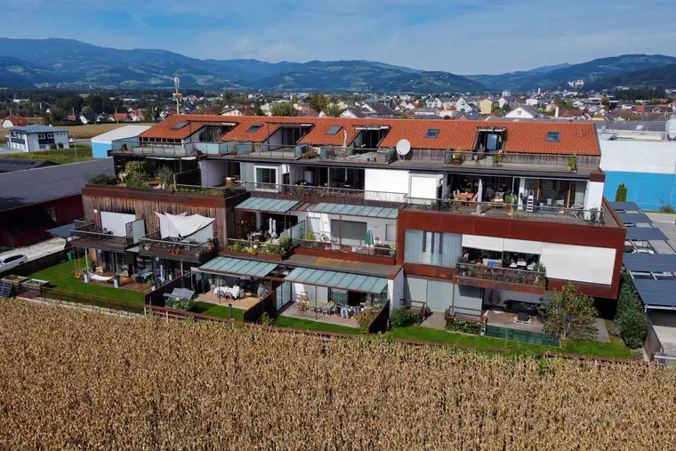 **ERTRAGSOBJEKTE** Hervorragende Gelegenheit zum Erwerb von 11 ansprechenden Wohn-/ Gewerbeobjekten sowie 10 Carports und 20 PKW-Freistellplätzen