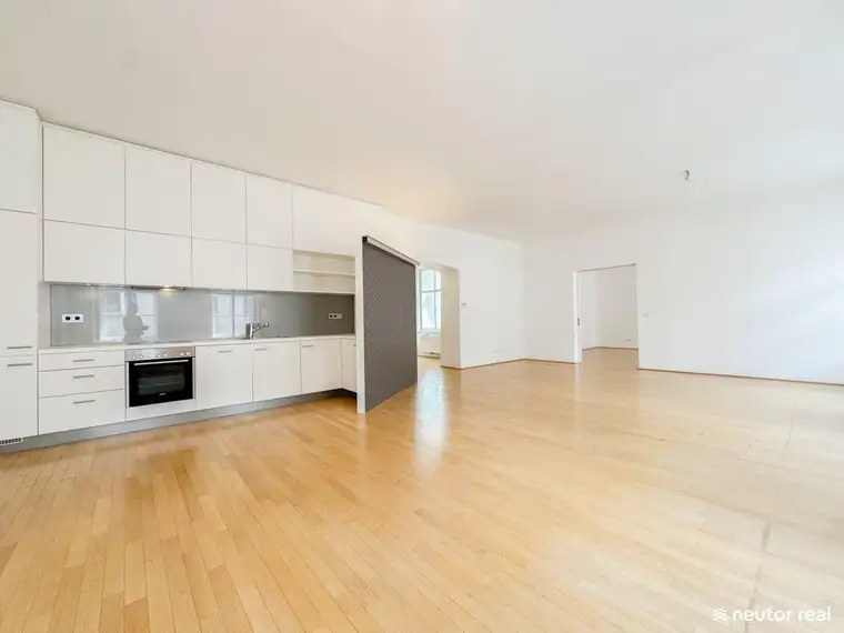 Repräsentatives Altbau-Büro Nähe Karlsplatz &amp; Naschmarkt - ca. 132 m² mit Loftcharakter in Bestlage des 4. Bezirks - 4. Liftstock