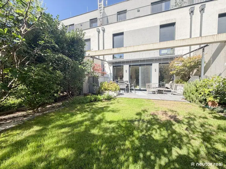 EIGENGRUND - Hochwertig und vollausgestattetes Reihenhaus mit Garten – 2 Terrassen – Photovoltaik – Klimaanlage – Smart Home - Stellplatz