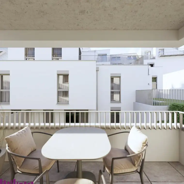 Abkühlen im hauseigenen Pool .... Ihre Traumwohnung mit Terrasse oder Garten und Fernblick Nähe Maurer Wald PROVISIONSFREI !!