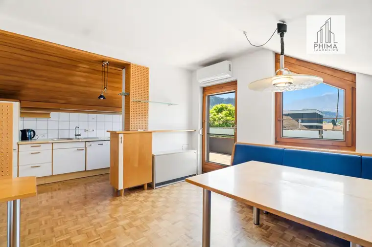 Klimatisierte Dachgeschosswohnung mit schönem Ausblick