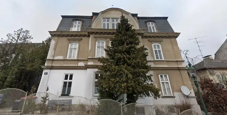 Bestandsfreie Zinsvilla in der Hameaustraße, nächst American International School