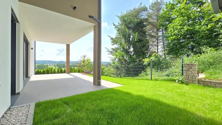 Erstbezug Erdgeschosswohnung mit Garten Top 4