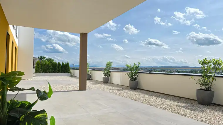 Exklusive Eigentumswohnung mit wunderschönen Fernblick Top 1