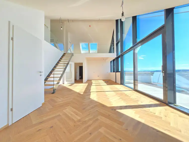 Exklusives Penthouse mit Galerie, Glasfront und spektakulärer Aussicht