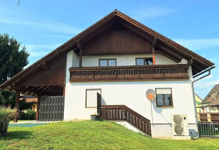 GEPFLEGTES EIN- UND MEHRFAMILIENHAUS MIT GROSSEM GRUNDSTÜCK IN GRAZ-WEBLING