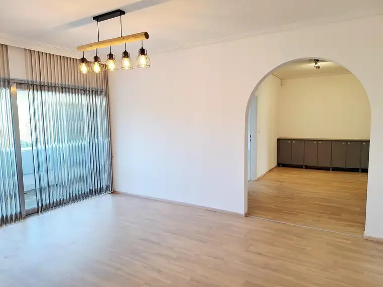 ATTRAKTIVE BÜROIMMOBILIE MIT CARPORTS IN TOP-LAGE BEI GLEISDORF