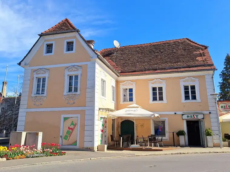 EINZIGARTIGE ANLAGEIMMOBILIE IM HERZEN VON GLEISDORF! HISTORISCHES WOHN- UND GESCHÄFTSHAUS MIT CHARME