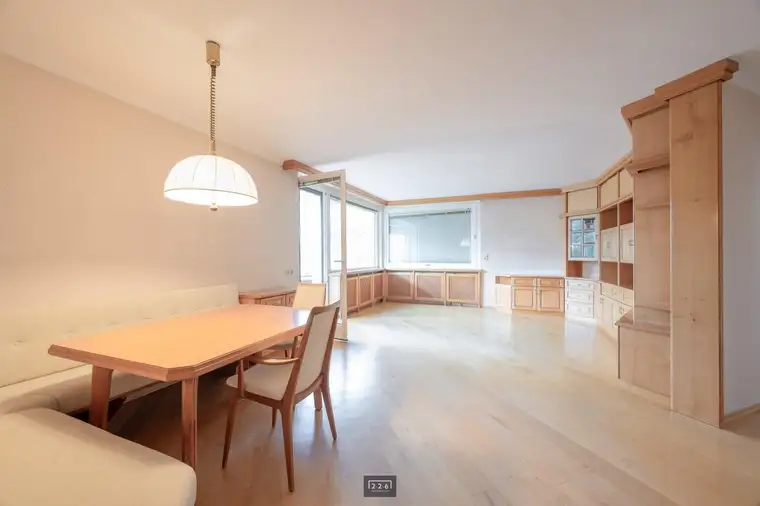 226 Immobilien: PREISREDUKTION! 3-Zimmer-Wohnung mit 2 Balkonen und TG-AP in Innsbruck-IGLS
