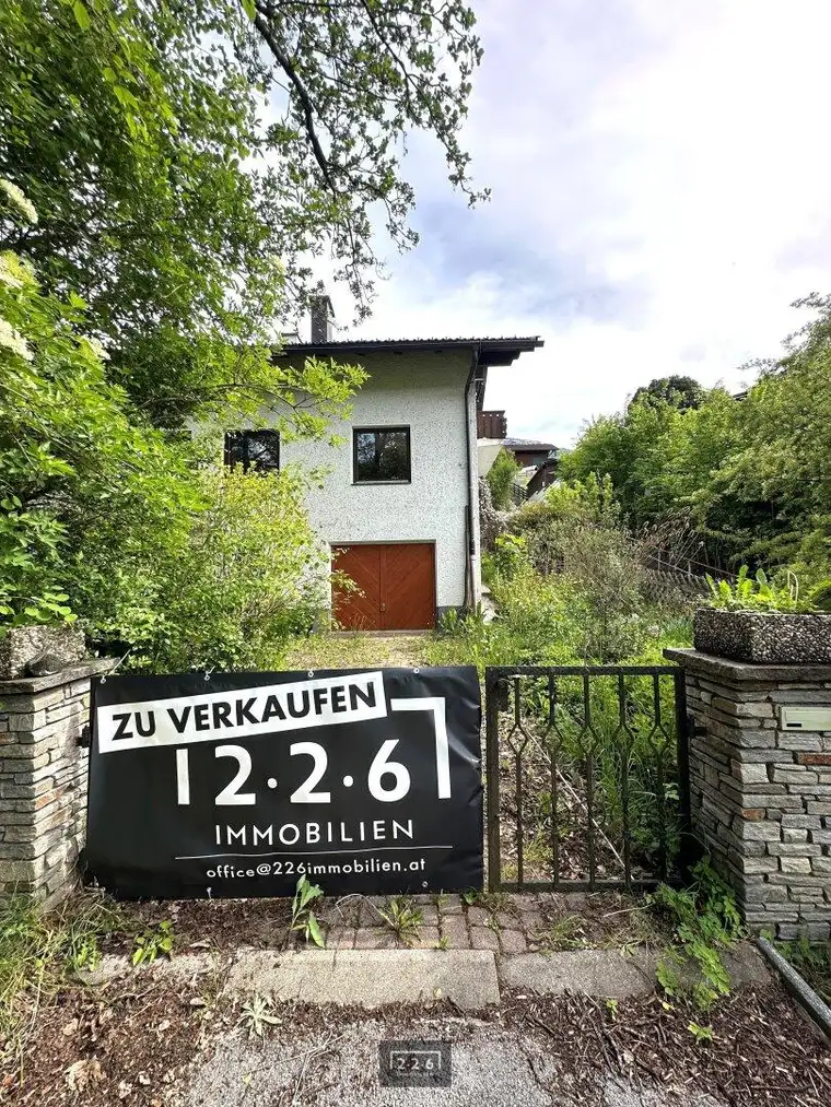226 Immobilien: Sanierungsbedürftiges Haus in leichter Hanglage am Starkenbühel in 6073 SISTRANS
