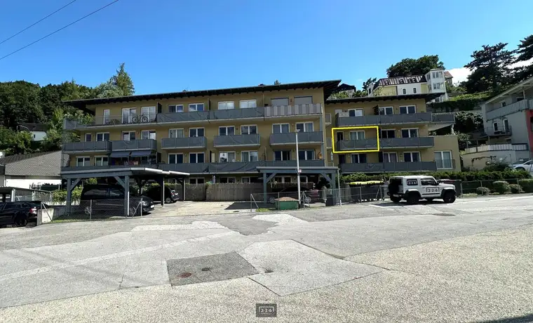 226 Immobilien: INNSBRUCK-WILTEN: 2-Zimmer-Wohnung mit Balkon und Nordkettenblick / inkl. Tiefgaragenabstellplatz; WG:geeignet