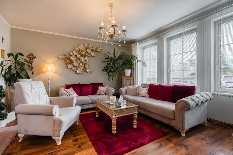 Exklusives Immobilienangebot: Zwei Einfamilienhäuser auf großzügigem Grundstück – Ideal für Mehrgenerationenwohnen oder Großfamilien in Tribuswinkel