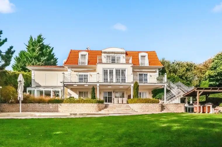 Exklusive klassische Villa mit Panoramablick in Klosterneuburg