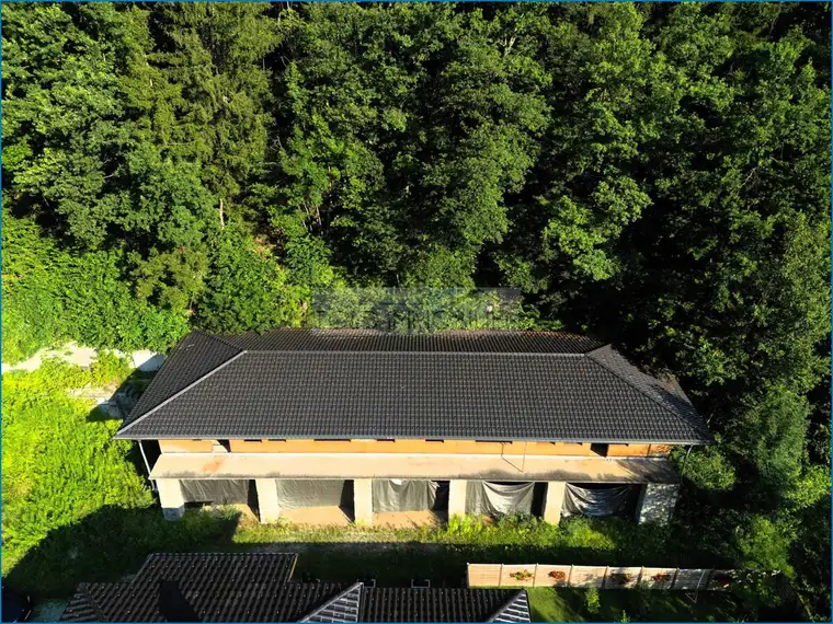 NEUER PREIS! - Projekt für 2 Wohneinheiten + Lager- und Garagenflächen