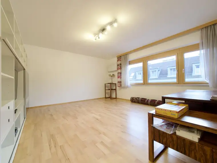 Exklusive teilmöblierte Zwei-Zimmer-Wohnung in Zentrumsnähe beim Naschmarkt