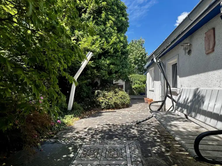 Idyllisches Einfamilienhaus mit Garten in ruhiger Umgebung nahe Biberhaufenweg