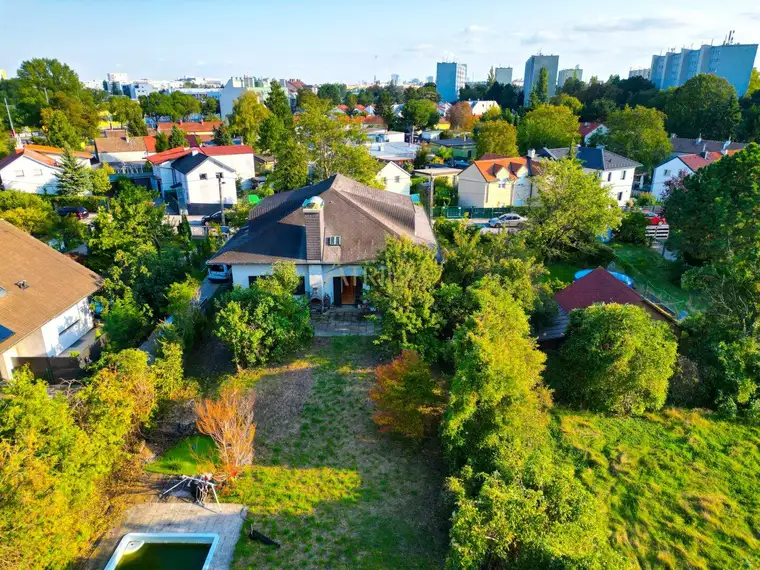 Charmantes Einfamilienhaus mit hervorragendem Potenzial auf einem großzügigen 1.062 m² Grundstück