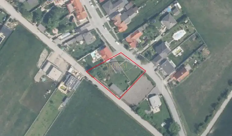 Sonniges Baugrundstück in Rutzendorf | 7Km von Wien entfernt | mit zwei Straßenzugängen