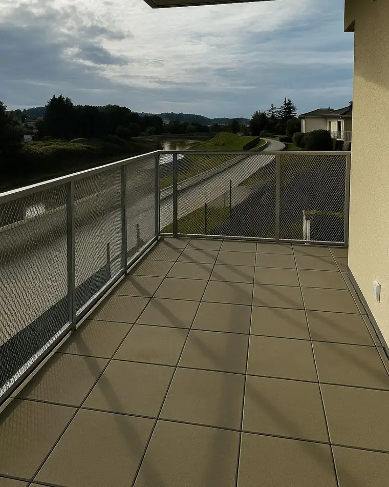Sofort bezugsfertige Neubauwohnung mit 2 Terrassen in Ruhelage – 76 m², Tiefgarage &amp; Top-Anbindung