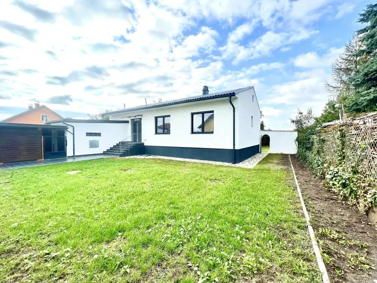 MODERNES Einfamilienhaus mit viel Potenzial! großer Garten und Terrasse! I weitere Stockwerke möglich I Carport+Garage! I absolute Ruhelage I gute Raumaufteilung